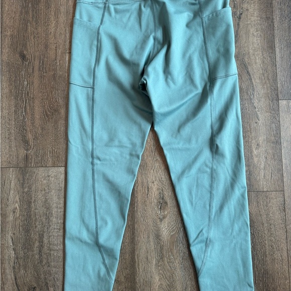 Victoria’s Secret Leggings with pockets. Women’s size 14, green in color. - Picture 6 of 7